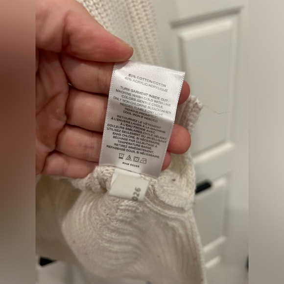 Express Deep V Forest Ivory Sweater Size Medium Petite - Picture 3 of 4